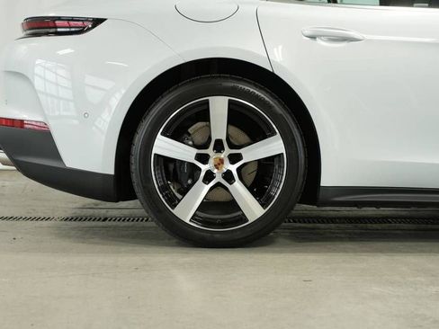 New 2025 Porsche Panamera 4 image 39