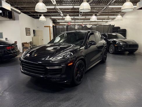 Used 2016 Porsche Cayenne GTS image 4