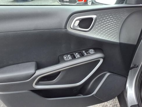 New 2025 Kia Soul LX image 16