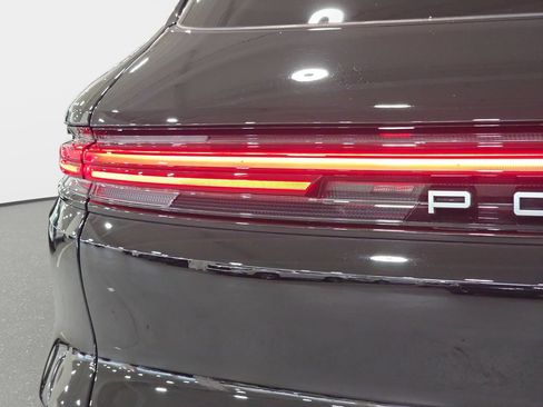 Used 2024 Porsche Cayenne AWD/4WD image 30