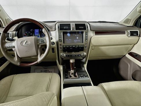 Used 2018 Lexus GX 460 Premium w/ Premium Package AWD/4WD image 29