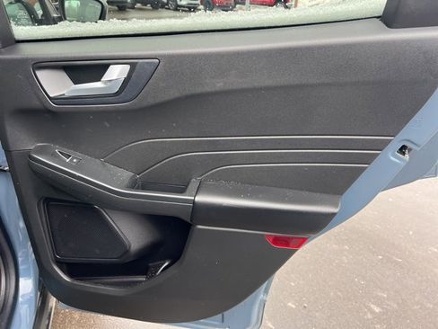 Used 2024 Ford Escape Platinum image 13