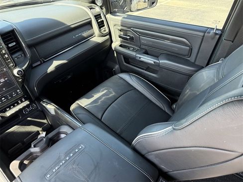 Used 2024 RAM 3500 Limited image 27