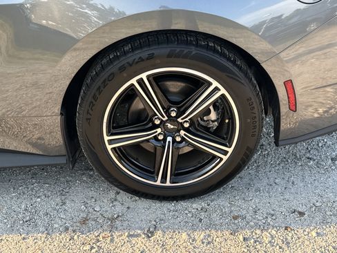 Used 2025 Ford Mustang Premium RWD image 17