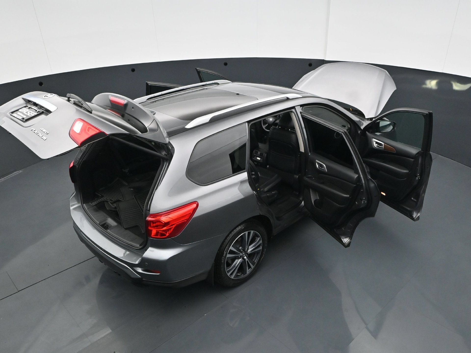 Used 2019 Nissan Pathfinder Platinum AWD/4WD image 46