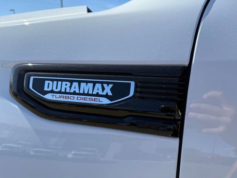 New 2026 GMC Sierra 1500 Elevation w/ X31 Off-Road Package AWD/4WD image 9