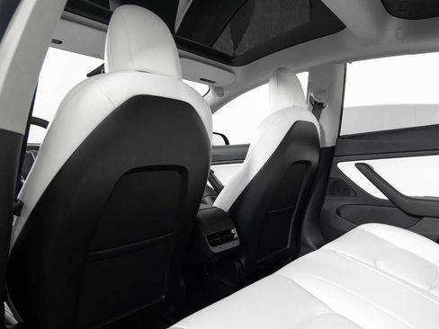 Used 2021 Tesla Model 3 Performance image 19