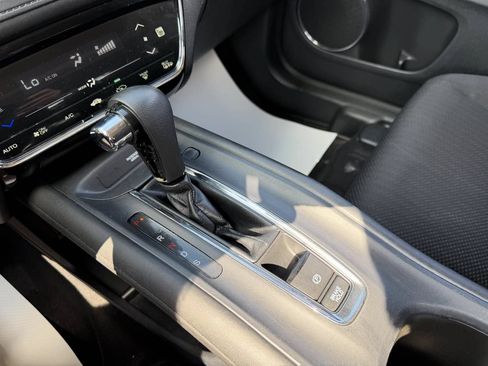Used 2018 Honda HR-V EX image 23