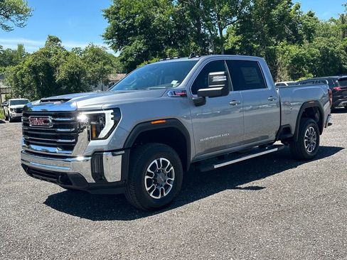 New 2026 GMC Sierra 2500 SLE w/ SLE Value Package; AWD/4WD image 2