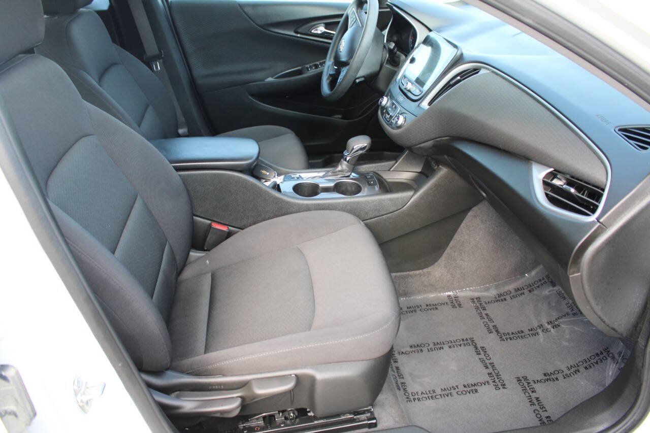 Used 2024 Chevrolet Malibu LS w/ Driver Confidence Package FWD image 12