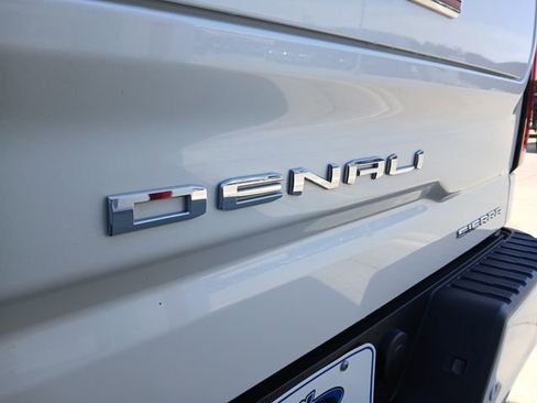Used 2021 GMC Sierra 1500 Denali w/ Denali Premium Package AWD/4WD image 10