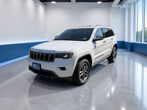 Used 2022 Jeep Grand Cherokee Limited w/ Tech Group AWD/4WD image 1