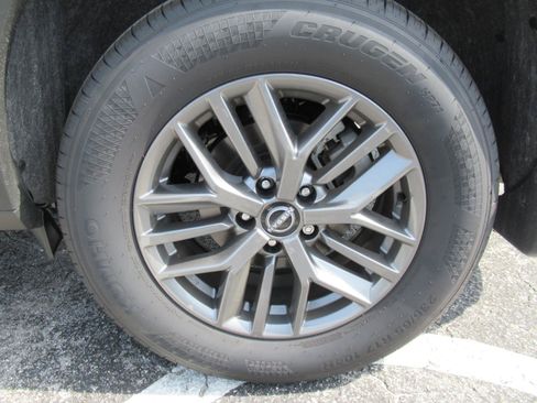 Used 2026 Nissan Rogue S FWD image 8