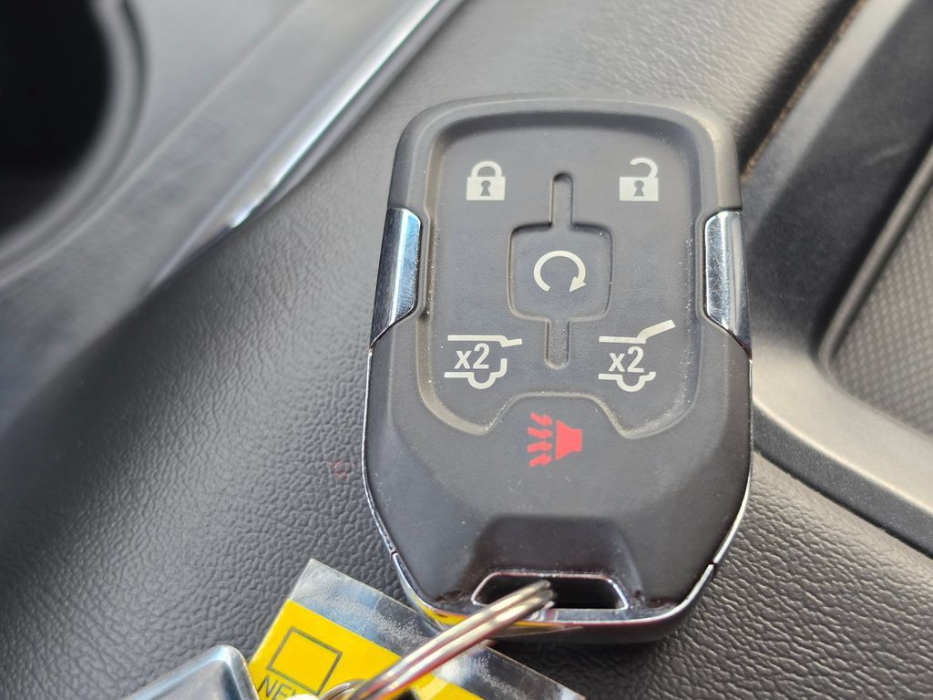 Used 2018 GMC Yukon XL SLT w/ Open Road Package AWD/4WD image 29