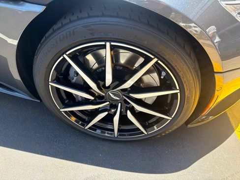 Used 2018 Aston Martin DB11 V12 RWD image 8