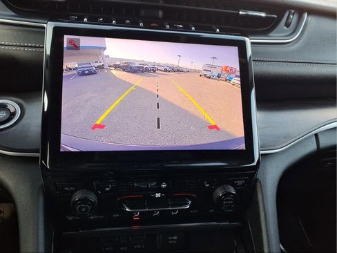 Used 2023 Jeep Grand Cherokee Limited image 15