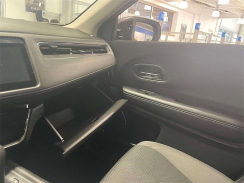 Certified 2022 Honda HR-V EX image 29