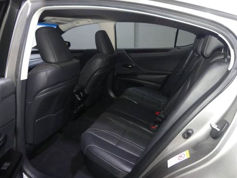 Used 2019 Lexus ES 300h w/ Accessory Package FWD image 28