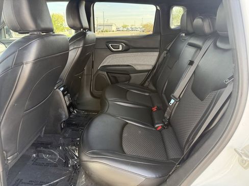 Used 2023 Jeep Compass Latitude image 21