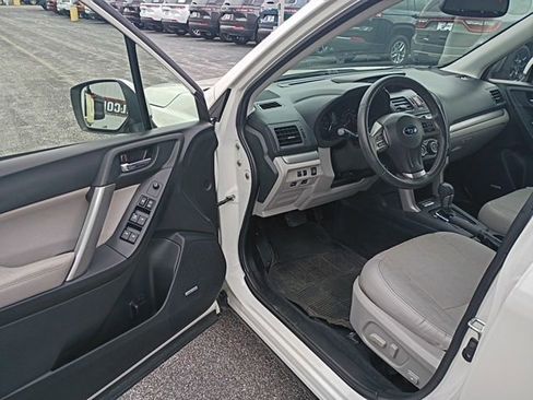 Used 2015 Subaru Forester 2.5i Touring AWD/4WD image 3