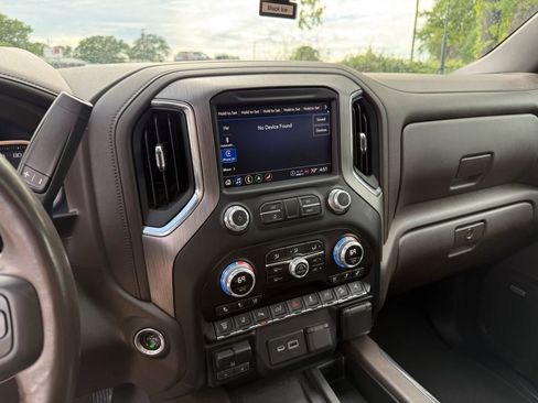 Used 2023 GMC Sierra 2500 Denali w/ Denali Ultimate Package AWD/4WD image 11