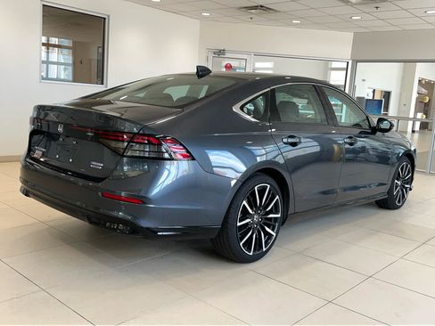 Used 2025 Honda Accord Touring image 8