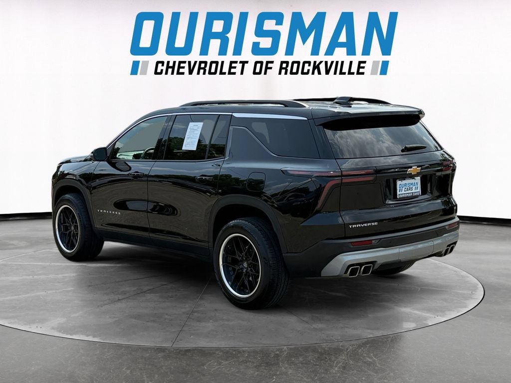 Used 2024 Chevrolet Traverse LT FWD image 4