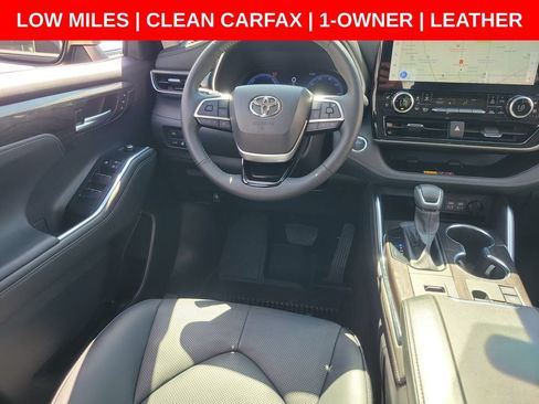 Used 2026 Toyota Highlander Limited AWD/4WD image 16