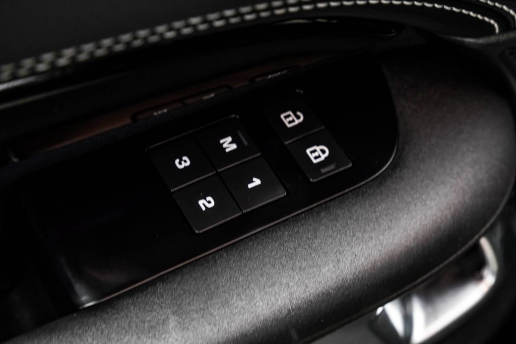 Used 2022 Land Rover Discovery HSE R-Dynamic AWD/4WD image 47