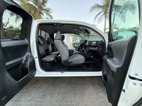 Used 2022 Toyota Tacoma SR RWD image 15