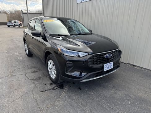 Used 2025 Ford Escape Active AWD/4WD image 5