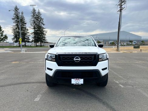 Used 2024 Nissan Frontier S w/ S Utility Package image 2
