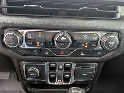 New 2026 Jeep Wrangler Sport S image 31