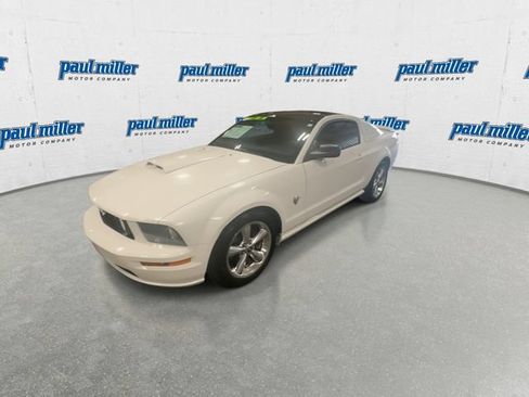 Used 2009 Ford Mustang GT RWD image 5