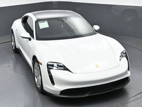 Used 2022 Porsche Taycan image 43