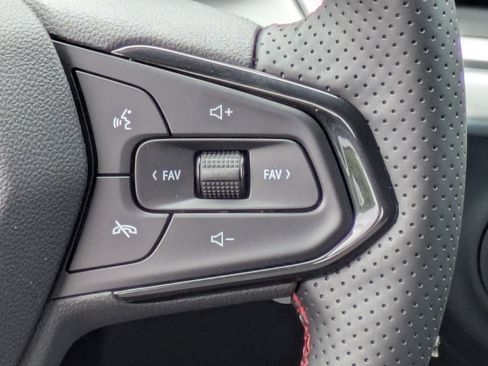 New 2026 Chevrolet Trax RS w/ Sunroof Package FWD image 20