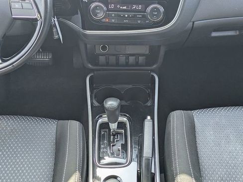 Used 2017 Mitsubishi Outlander ES FWD image 19