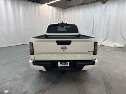 Used 2025 Nissan Frontier SV w/ SV Convenience Package image 4