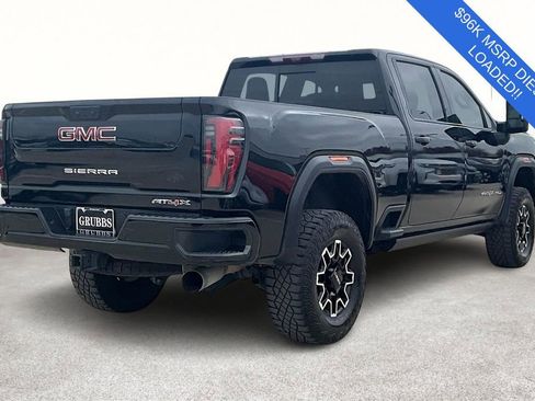 Used 2024 GMC Sierra 2500 AT4X image 2