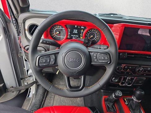 Used 2024 Jeep Gladiator Sport image 12