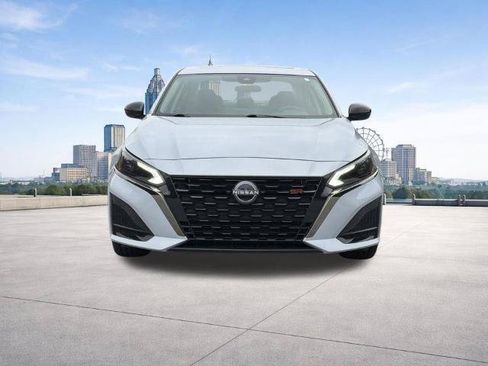Certified 2025 Nissan Altima 2.5 SR w/ SR Premium Package AWD/4WD image 30