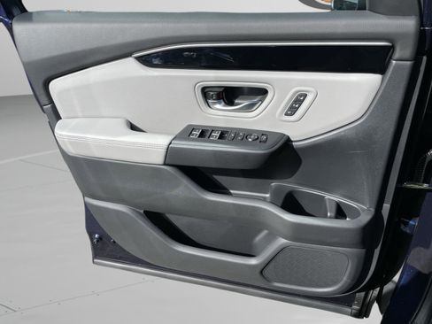 New 2025 Honda Pilot EX-L image 16