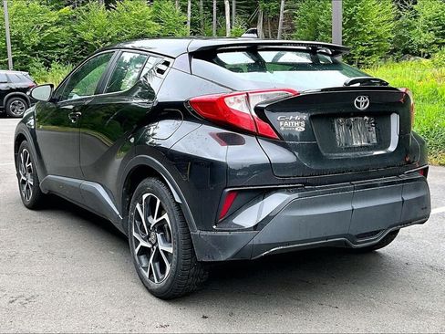 Used 2020 Toyota C-HR XLE FWD image 6