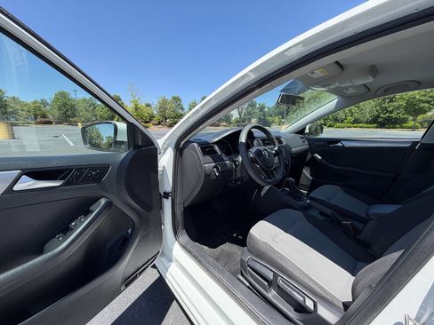 Used 2017 Volkswagen Jetta S FWD image 12