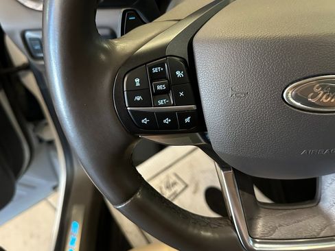 Used 2020 Ford Explorer Platinum w/ Premium Technology Package image 10