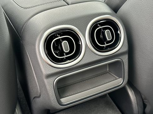 Used 2025 Mercedes-Benz C 300 4MATIC Sedan image 13