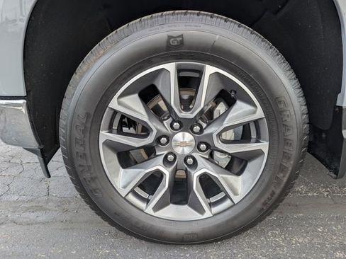 Used 2024 Chevrolet Silverado 1500 LT AWD/4WD image 27