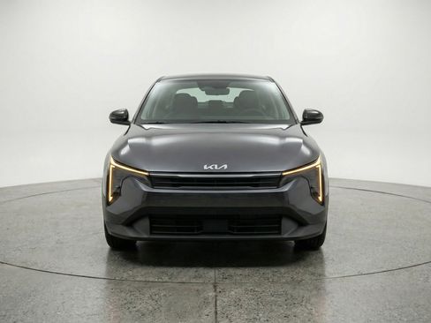 Used 2025 Kia K4 FWD image 2