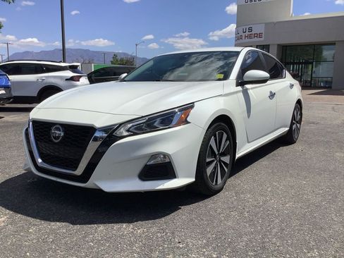 Used 2021 Nissan Altima 2.5 SV FWD image 25