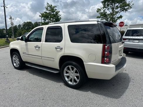 Used 2013 GMC Yukon Denali RWD image 12